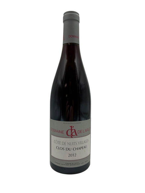 Flaske af Clos du Chapeau 2012 fra Domaine de l'Arlot