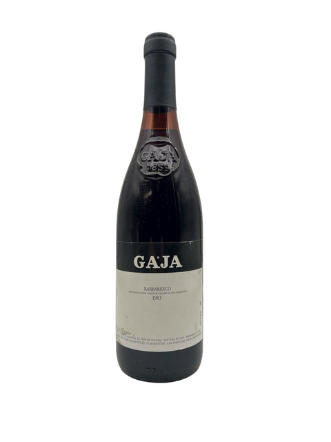 Flaske af Barbaresco Gaja 1983 rødvin