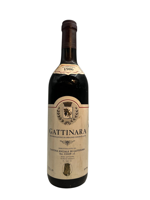 Gattinara Cantina Sociale rødvin årgang 1986 flaske