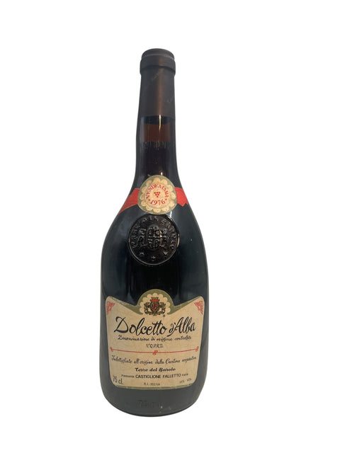 En flaske Dolcetto d'Alba 1976 fra Terre del Barolo