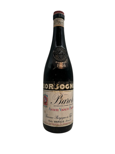 Flaska Barolo Borgogno 1966 med detaljerad etikett
