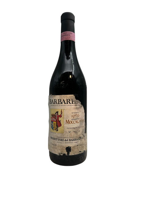 Barbaresco rödvinsflaska från 1990 Produttori del Barbaresco