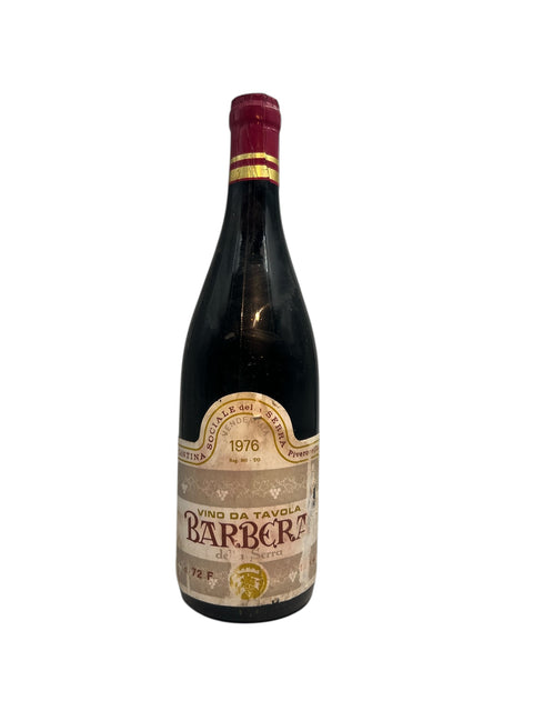 Flaske af Barbera Cantina Sociale del Serra 1976 rødvin