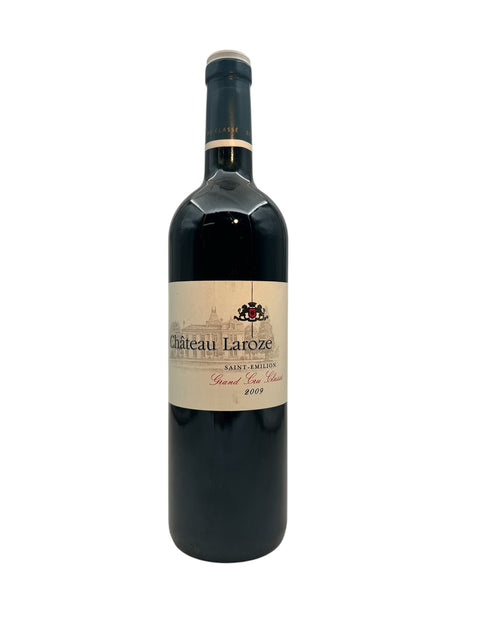 Flasche Rotwein des Château Laroze Grand Cru 2009