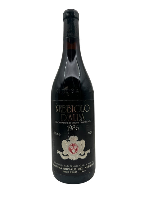 Flaska Nebbiolo d'Alba 1986 från Cantina Sociale del Nebbiolo