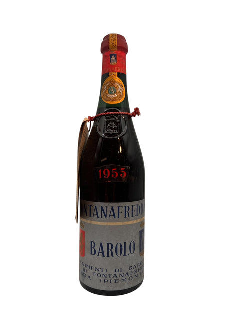 Flaske af Barolo Fontanafredda 1955 med rød etiket