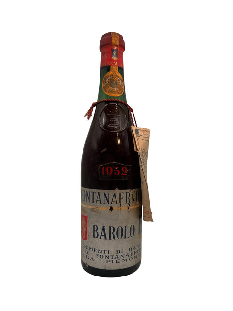 Flaske af Barolo Fontanafredda 1952 med etiket
